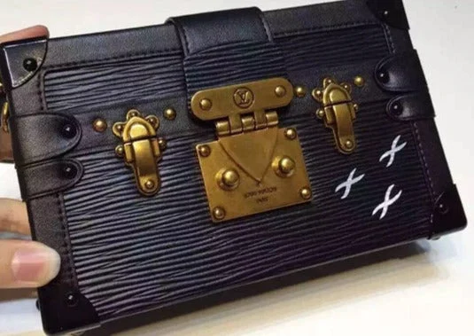 066654dc-52c7-4dda-bdf0-99af21d04481-1-d9982fb67f78.webp Louis Vuitton Petite Malle Black 20cm/7.9in, Designer Handbags, Womens Purse, luxury bags