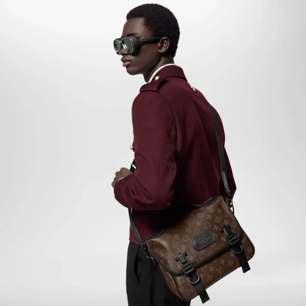 Louis Vuitton Lv Trail Messenger M46972, Designer Handbags, Womens Purse, luxury bags
