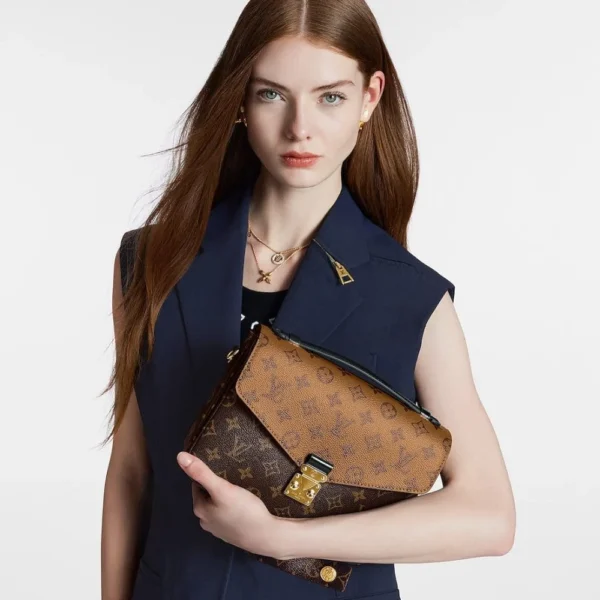 Louis Vuitton Pochette Mtis M44876, Designer Handbags, Womens Purse, luxury bags