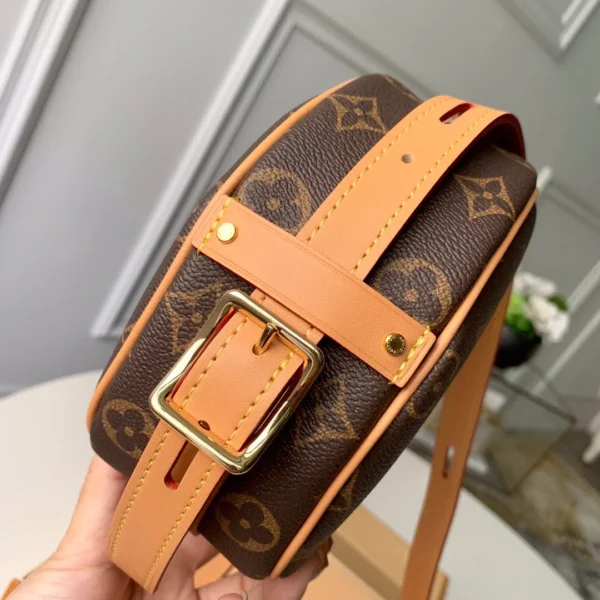 Louis Vuitton Boite Chapeau Souple Pm 18Cm, Designer Handbags, Womens Purse, luxury bags
