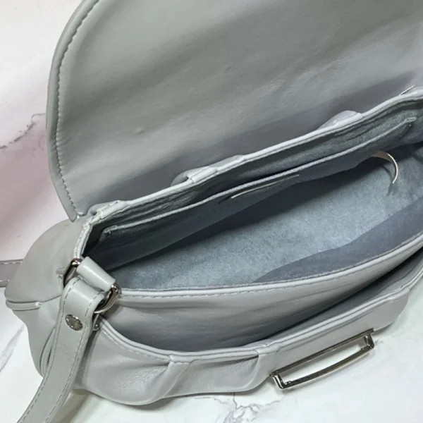 192-4-1-0532f2df41df.webp Louis Vuitton Sunset Vibe Lv Vibe Silver 27Cm, Designer Handbags, Womens Purse, luxury bags