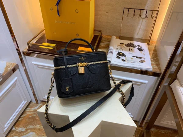 1b6ccb21-1-9f0601501293.webp Louis Vuitton Vanity Pm Black 19cm/7.5in, Designer Handbags, Womens Purse, luxury bags
