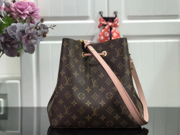 1d13ec94-f7df9b03e3f4.webp Louis Vuitton N Ono Rose Poudre Pink 26Cm, Designer Handbags, Womens Purse, luxury bags
