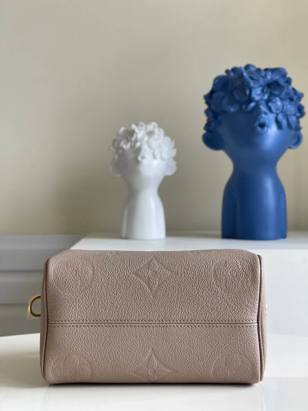 23a78a2f-43f61388b3e2.webp Louis Vuitton Speedy Bandoulire 25 Monogram Empreinte Tourterelle 25cm M59273, Designer Handbags, Womens Purse, luxury bags