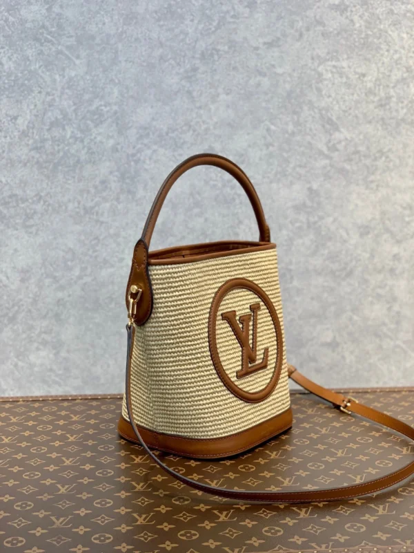 3fa4f183-31eab42ea542.webp Louis Vuitton Petit Bucket 23Cm Brown, Designer Handbags, Womens Purse, luxury bags