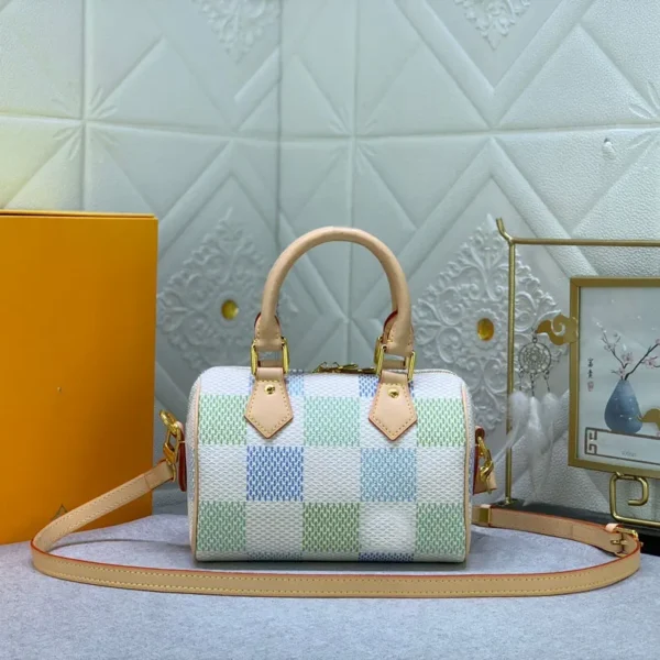 4d189c0c-8793-4272-8a44-e72620b25970-c1015dde26ea.webp Louis Vuitton Speedy Bandoulire Damier Canvas Pistachio 20Cm N40515, Designer Handbags, Womens Purse, luxury bags