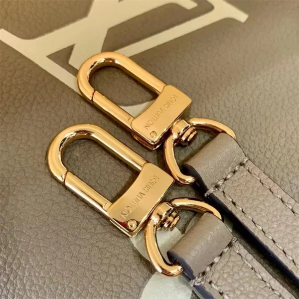 4d491b20-1e77625fcaa8.webp Louis Vuitton LV OnTheGo East West M46653 Beige 25cm, Designer Handbags, Womens Purse, luxury bags