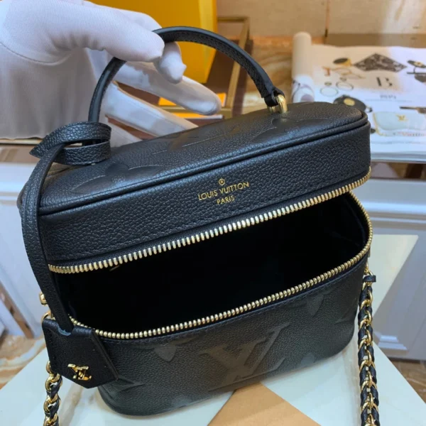 593d8e98-a981fc97d984.webp Louis Vuitton Vanity Pm Black 19cm/7.5in, Designer Handbags, Womens Purse, luxury bags
