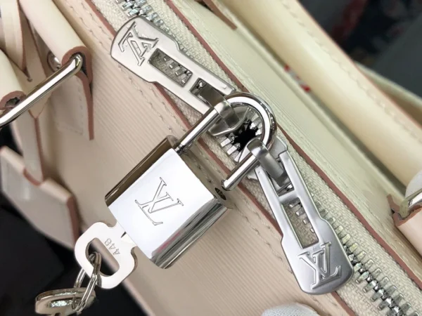 64a697d7-d8fd06cff067.webp Louis Vuitton Alma Bb 23Cm, Designer Handbags, Womens Purse, luxury bags