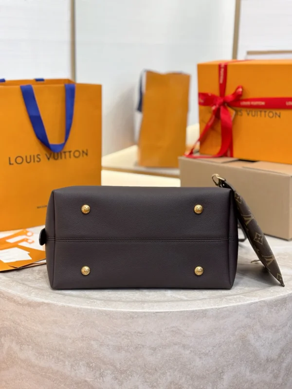 74212903-9b495809e513.webp Louis Vuitton Low Key Hobo MM 35cm/ 13.8in, Designer Handbags, Womens Purse, luxury bags