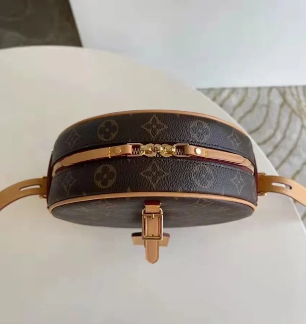 7c7bdfdf-19f338349cc9.webp Louis Vuitton Boite Chapeau Souple Mm 22Cm, Designer Handbags, Womens Purse, luxury bags