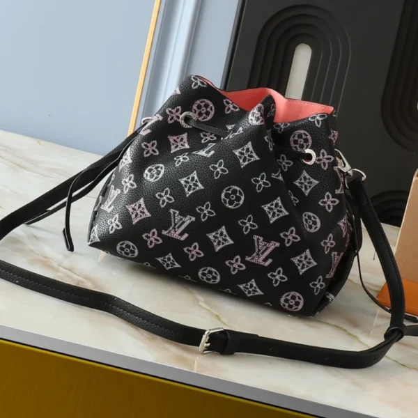 Louis Vuitton Bella Black /Amp Pink 22Cm, Designer Handbags, Womens Purse, luxury bags
