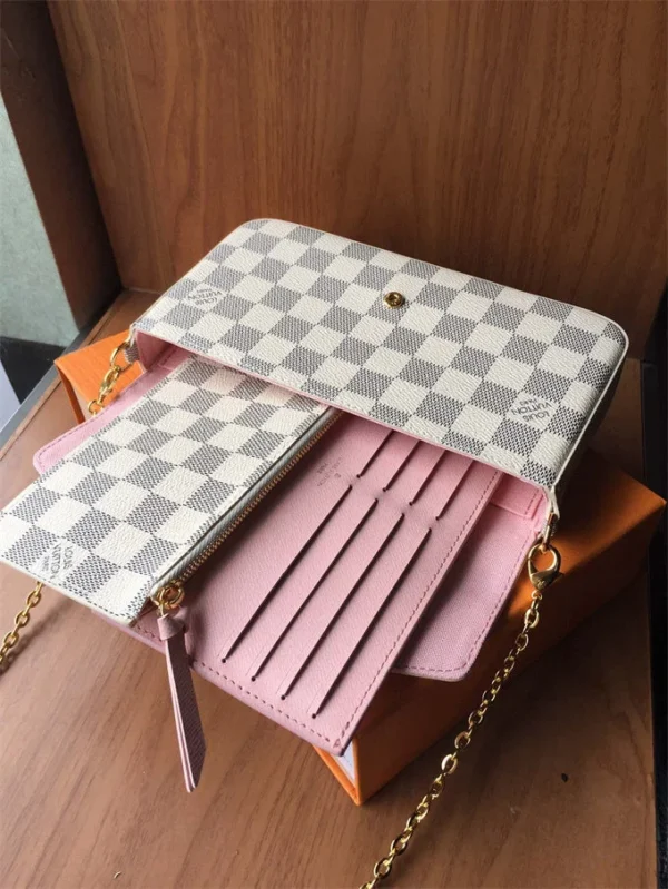 887133e5-9d3baa7eba90.webp Louis Vuitton F Licie Pochette 21cm/8.3in, Designer Handbags, Womens Purse, luxury bags