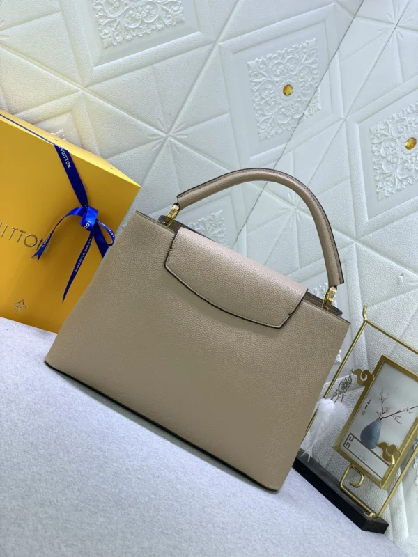 Louis Vuitton Capucines Mm Grey 31Cm M42253, Designer Handbags, Womens Purse, luxury bags