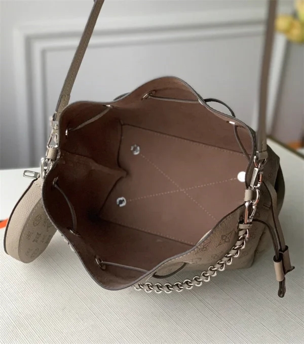 8e4064ca-e2a5c40dd1de.webp Louis Vuitton Bella 22Cm Grey, Designer Handbags, Womens Purse, luxury bags
