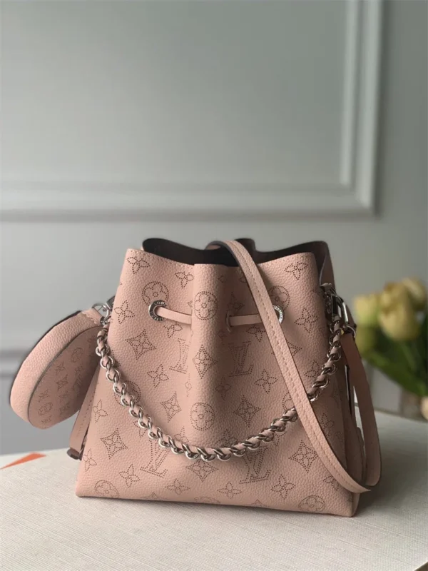 8fc0cfee-90ed6f16c083.webp Louis Vuitton Bella 22Cm Magnolia Pink, Designer Handbags, Womens Purse, luxury bags