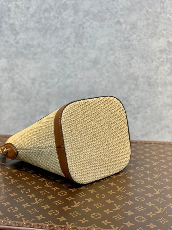 91c8dee3-ec86ab069386.webp Louis Vuitton Petit Bucket 23Cm Brown, Designer Handbags, Womens Purse, luxury bags