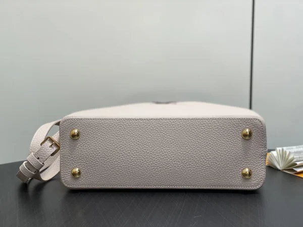 9d4fde69-a0220866e22b.webp Louis Vuitton Capucines MM M12956 Gray 31.5cm/ 12.2in, Designer Handbags, Womens Purse, luxury bags