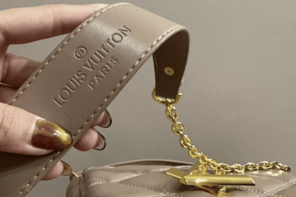 Anh-man-hinh-2023-10-22-luc-21.38.25-0a77fd335434.png Louis Vuitton Go 14 Gm Beige 22Cm M23689, Designer Handbags, Womens Purse, luxury bags