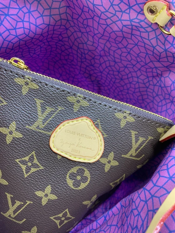 Louis Vuitton X Yayoi Kusam Neonoe Mm 26Cm M46473, Designer Handbags, Womens Purse, luxury bags