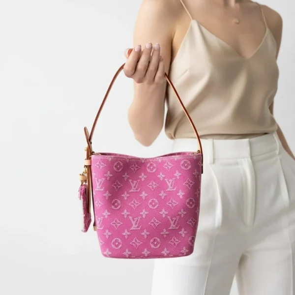 I330068900-1778193804410JVWQ0782YJXWBYNQHQNE.webp Louis Vuitton All In BB Bag Fuchsia Denim Fabric 16cm M27626