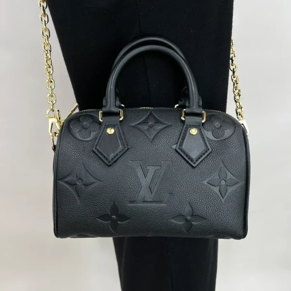 IC0018822_221209152011913_iOS-33dbb6ee0b58.webp Louis Vuitton Speedy Bandoulire 25 Monogram Empreinte Tourterelle Black 25cm M59273, Designer Handbags, Womens Purse, luxury bags