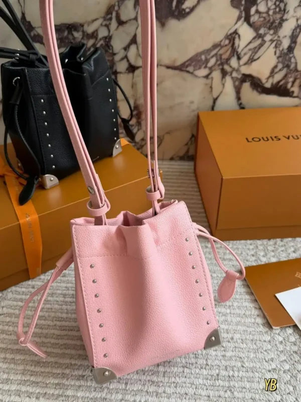 Louis Vuitton Nano Noé Trunk Bag 15cm M2A067