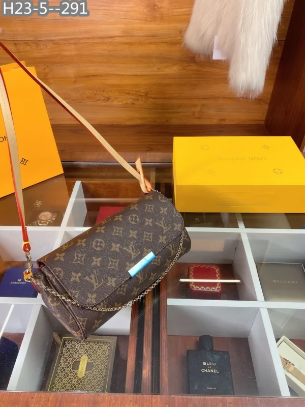 LBL03-16-99c45e442553.webp Louis Vuitton Favorite Mm Chain Shoulder Bag 24Cm, Designer Handbags, Womens Purse, luxury bags