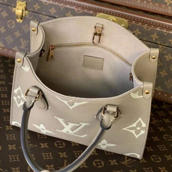LV-2025-05-16T115012.803-0cffe6d54d54.webp Louis Vuitton LV OnTheGo East West M46653 Beige 25cm, Designer Handbags, Womens Purse, luxury bags