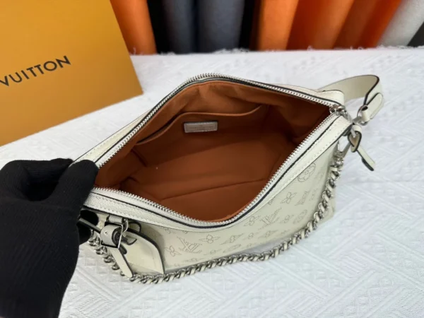 Louis Vuitton Hand It All Pm Creme 29Cm M24114, Designer Handbags, Womens Purse, luxury bags
