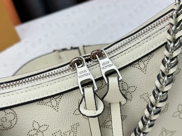 Louis Vuitton Hand It All Pm Creme 29Cm M24114, Designer Handbags, Womens Purse, luxury bags