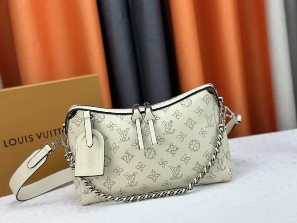 Louis Vuitton Hand It All Pm Creme 29Cm M24114, Designer Handbags, Womens Purse, luxury bags