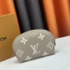 LV6-6-b8ea868022b8.webp Louis Vuitton Cosmetic Pouch Pm Creme 17Cm M45951, Designer Handbags, Womens Purse, luxury bags
