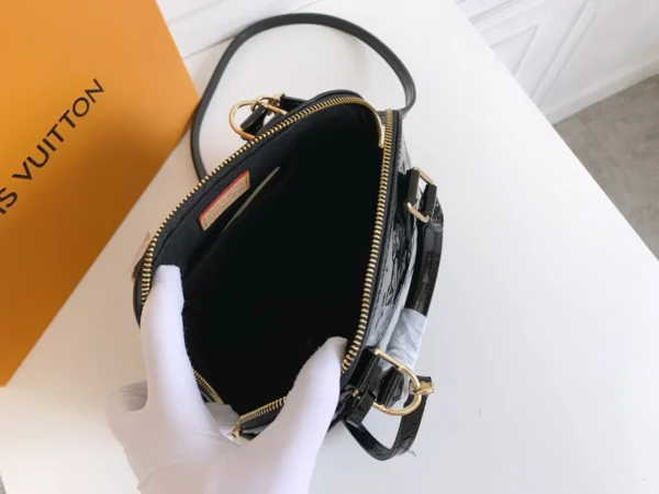 Louis Vuitton Alma Bb Monogram Vernis Leather Black 25Cm, Designer Handbags, Womens Purse, luxury bags