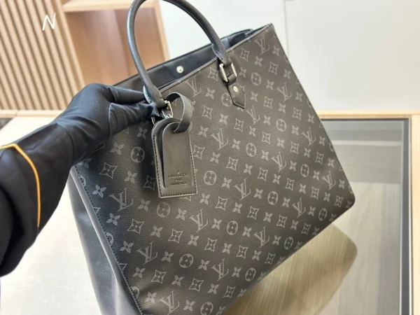 Louis Vuitton Monogram Eclipse Grand Sac Tote Black 33Cm, Designer Handbags, Womens Purse, luxury bags
