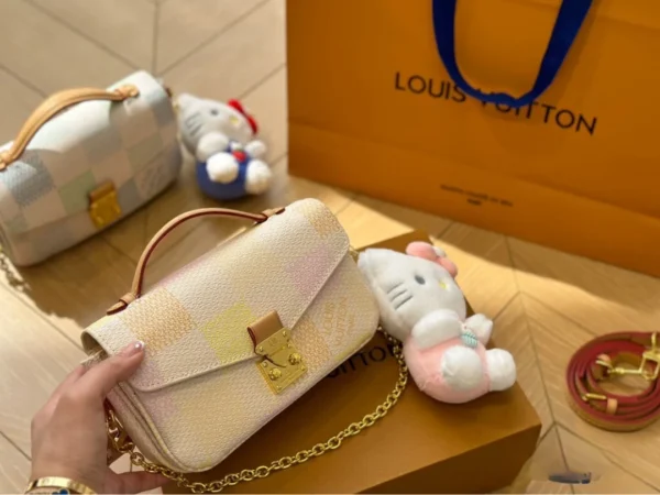 LVB1-3-2-58f655e0b2d4.webp Louis Vuitton Pochette M Tis East West Damier Canvas Peach 21Cm N40749, Designer Handbags, Womens Purse, luxury bags