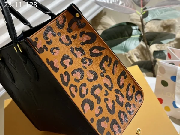 Louis Vuitton Wild At Heart OnTheGo MM M58522 Black 35Cm, Designer Handbags, Womens Purse, luxury bags