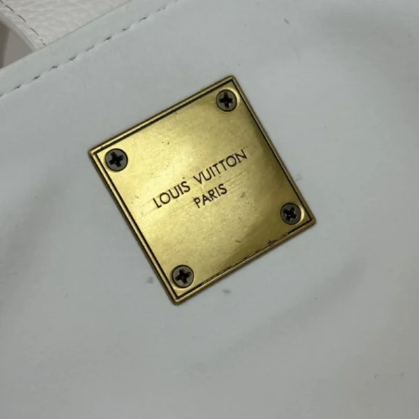 LVB5-57-bff6fe231365.webp Louis Vuitton Low Key Cabas Mm Grained Calfskin White 47cm/ 18.5in, Designer Handbags, Womens Purse, luxury bags