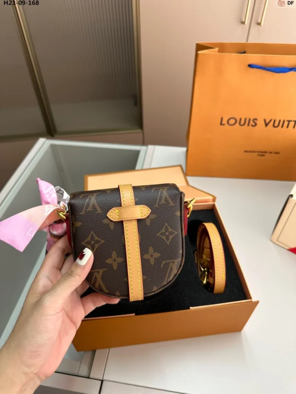 Louis Vuitton Chantilly Micro Bag Brown 12Cm M46643, Designer Handbags, Womens Purse, luxury bags