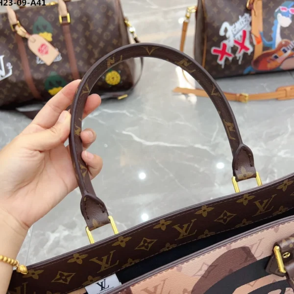 LVB804-f1cc341e5e16.webp Louis Vuitton Sac Plat Nv Brown 39Cm M46679, Designer Handbags, Womens Purse, luxury bags