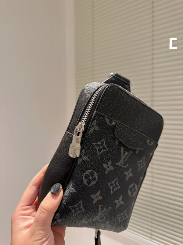 LVBAG-9_0dd06453-7628-45f0-9a01-86cc66c19682-790d65ffa7eb.webp Louis Vuitton Outdoor Slingbag 20Cm Black M30741, Designer Handbags, Womens Purse, luxury bags