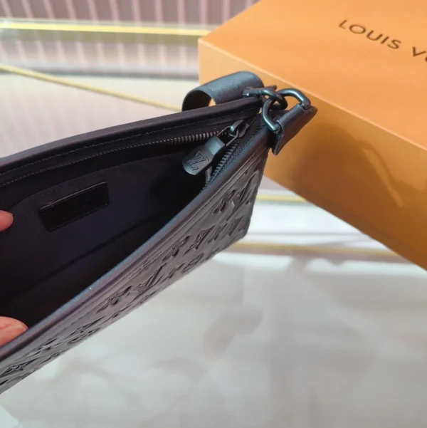 LVBAGS-10-96-15961715227b.webp Louis Vuitton Gaston Wearable Black 22Cm M81115, Designer Handbags, Womens Purse, luxury bags