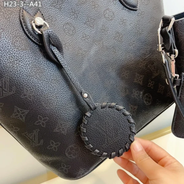 Louis Vuitton Blossom Mm Bag Black 29Cm M21851, Designer Handbags, Womens Purse, luxury bags