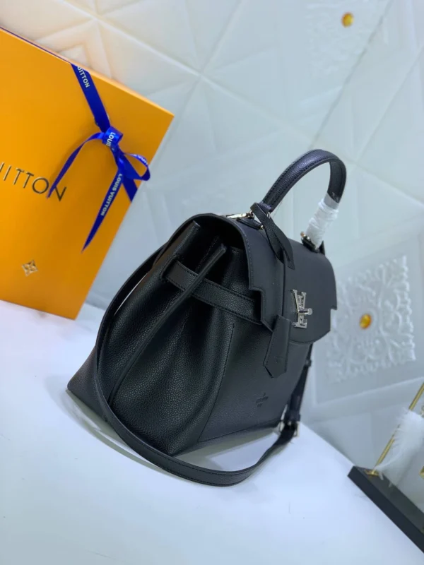 LVBAGS-7-111-42deaebaa50c.webp Louis Vuitton Lockme Ever Black 46Cm M51395, Designer Handbags, Womens Purse, luxury bags