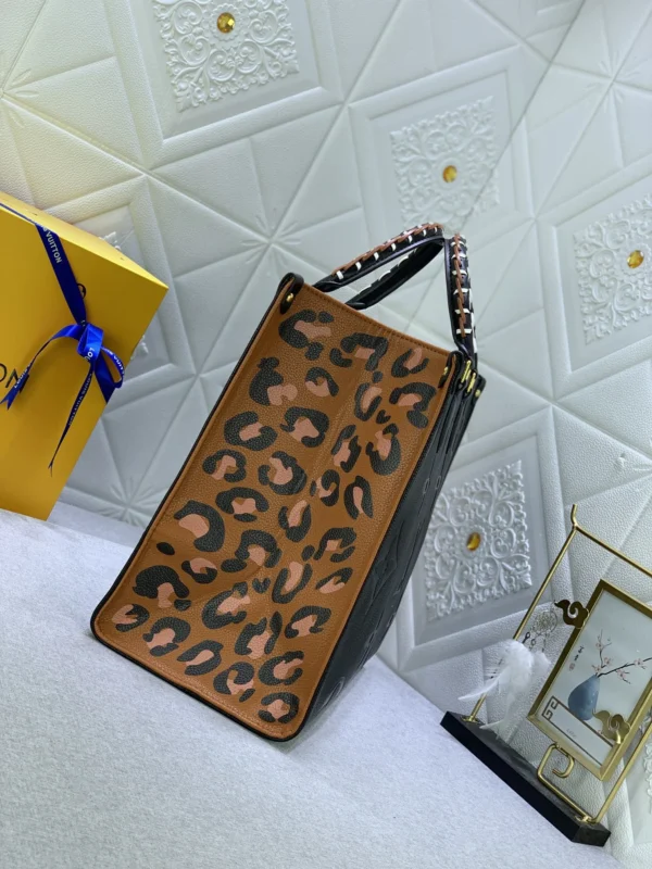 LVBAGS-7-125-76e6bc915a72.webp Louis Vuitton LV Crafty Onthego Gm Black 41Cm, Designer Handbags, Womens Purse, luxury bags
