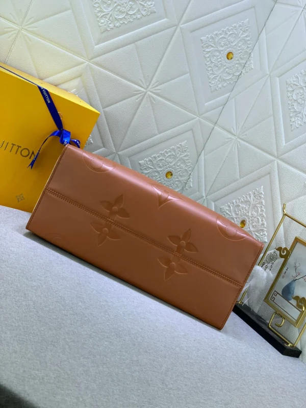 LVBAGS-8-126-6e2e6e95980a.webp Louis Vuitton LV Crafty Onthego Gm Brown 41Cm, Designer Handbags, Womens Purse, luxury bags