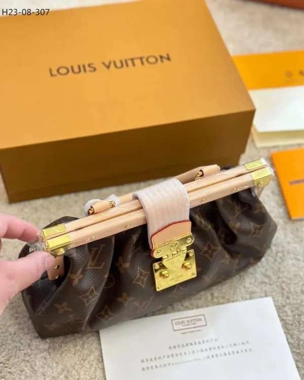 LVBB03-10-1-8ff1b397c0db.webp Louis Vuitton Monogram Clutch Bag Brown 28Cm M46544, Designer Handbags, Womens Purse, luxury bags