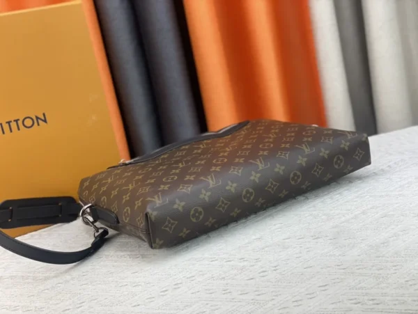 LVBB06-10-1-fba849b6d6ea.webp Louis Vuitton Porte Documents Jour Briefcase Monogram Canvas 37Cm M54019, Designer Handbags, Womens Purse, luxury bags
