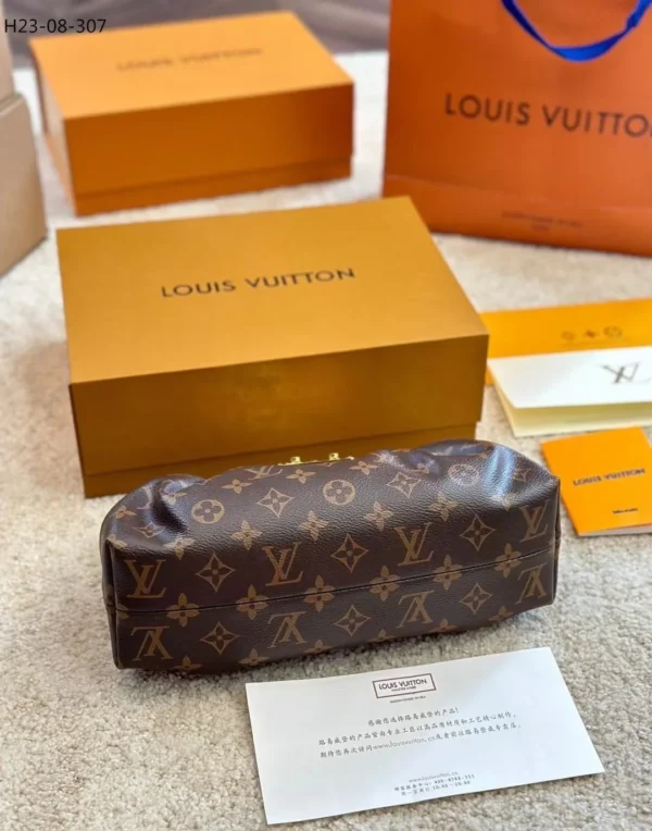 LVBB08-14-8abc9af48681.webp Louis Vuitton Monogram Clutch Bag Brown 28Cm M46544, Designer Handbags, Womens Purse, luxury bags