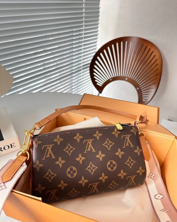 LVBB15-9825d08fc0b8.webp Louis Vuitton Pochette Tirette Monogram Canvas 23Cm M47123, Designer Handbags, Womens Purse, luxury bags